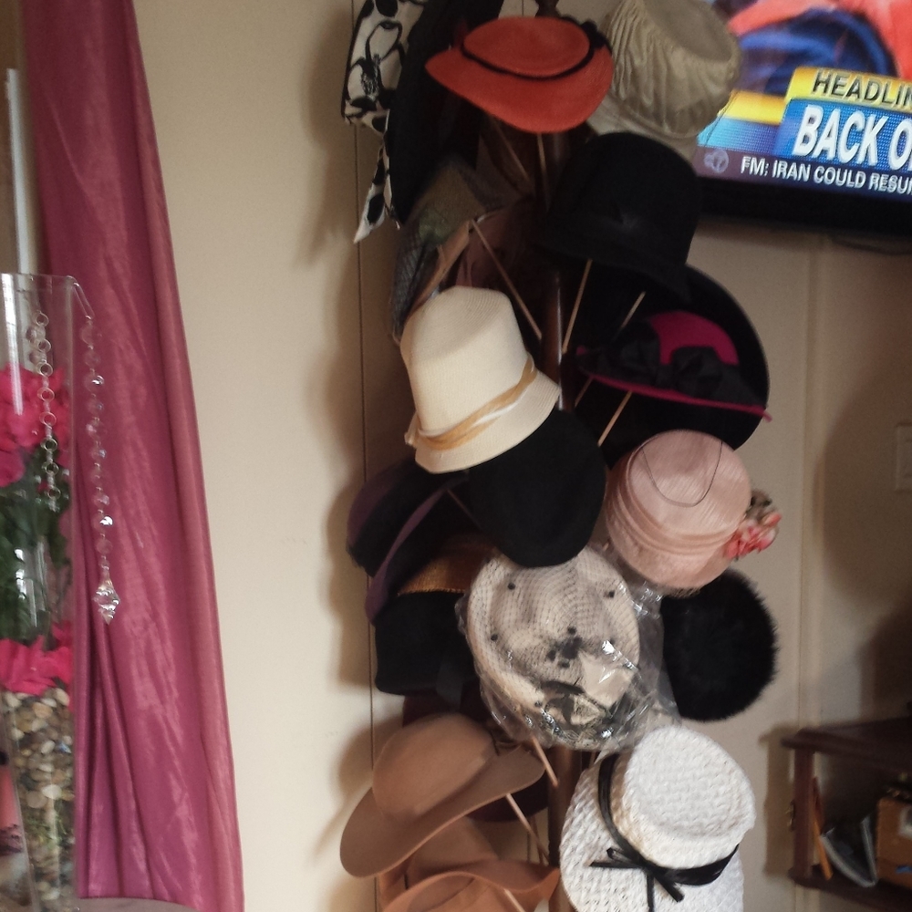 Vunrage hats  gloves.. vintage purses an dresses p